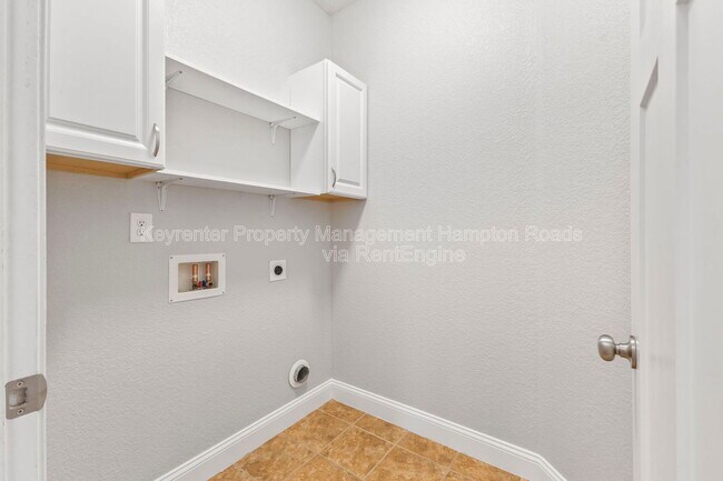 Building Photo - 611 Vero St