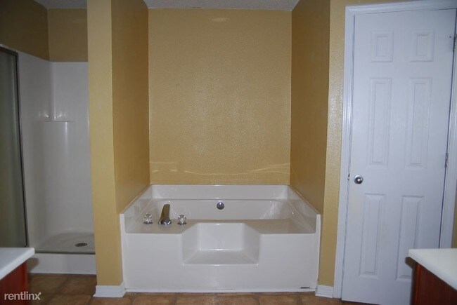 Building Photo - 3 br, 2 bath House - 12092 Harmony Cir