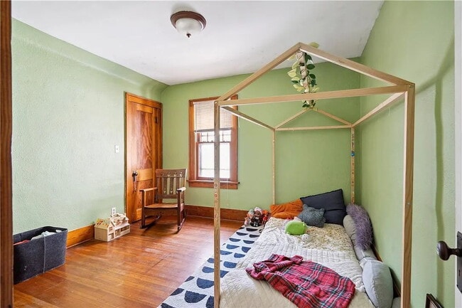 Building Photo - 1020 28th St