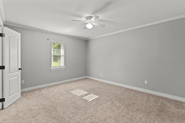 Building Photo - 300 Shadow Ridge Dr