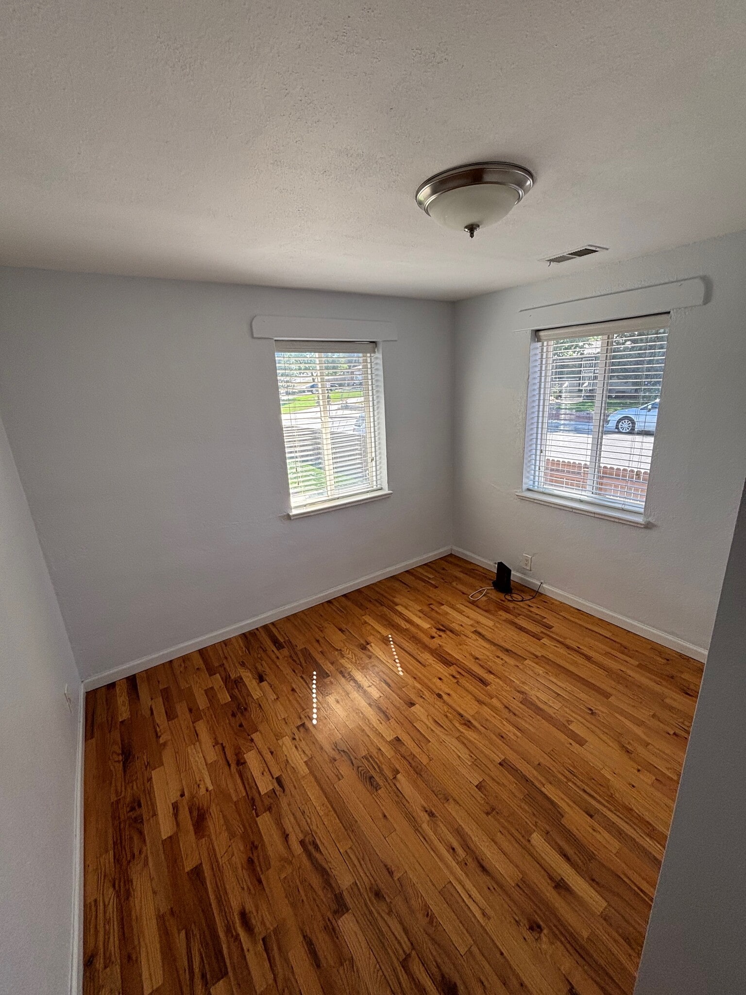 Building Photo - 740 Hazel Ct
