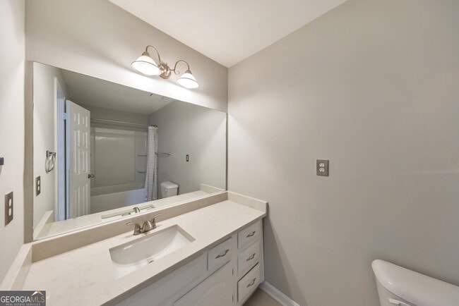 Building Photo - 2045 Fairways Ct