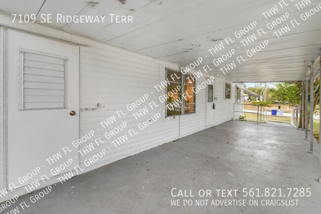 Building Photo - 7109 SE Ridgeway Terrace