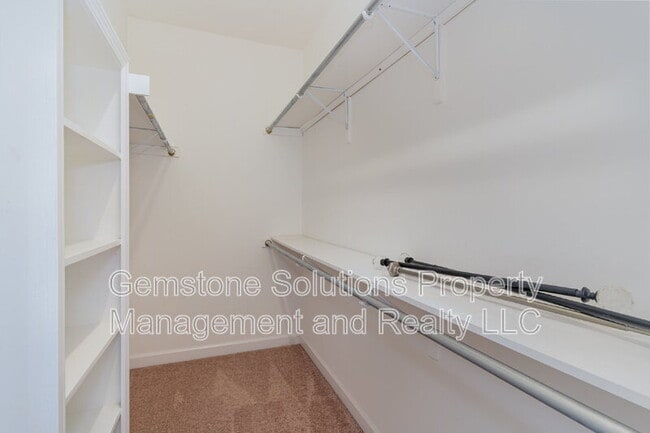 Building Photo - 1046 Aenon Cir