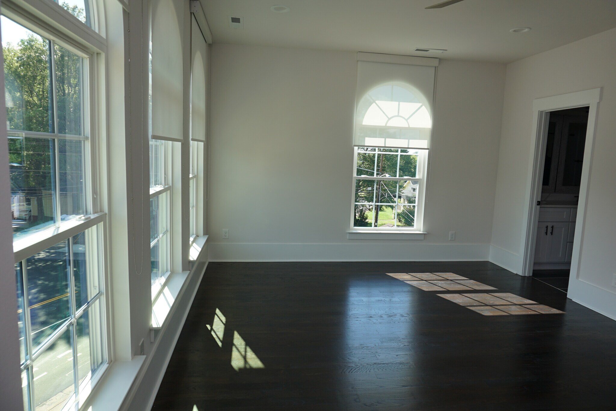 Building Photo - 1003 Parkwood Ave