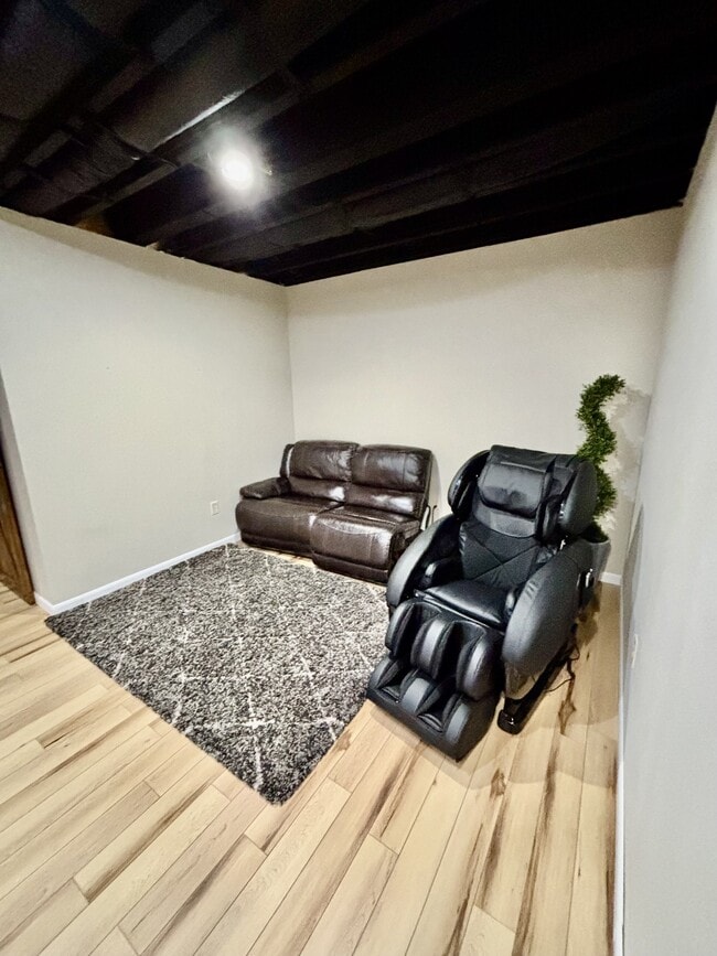 Building Photo - 104 Ida Marie Dr