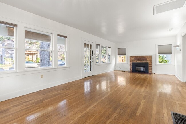 Building Photo - Charming Chico Home Near Bidwell Park
