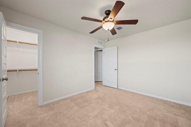 Building Photo - 5406 Traviston Dr