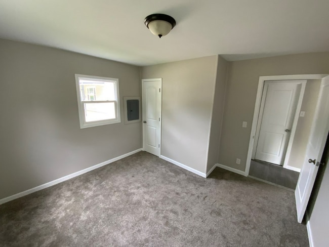 Building Photo - 420 Spayer Ln