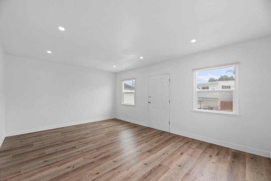 Building Photo - 1304 Corona St