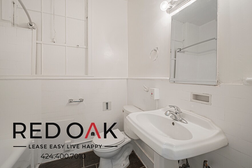 Building Photo - 2505 W 6th St