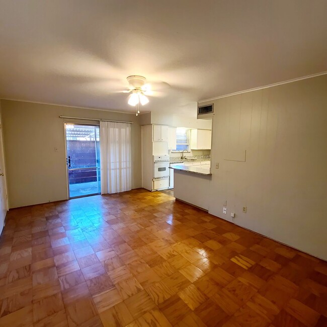 Building Photo - Spacious 2-Bedroom, 2-Bath Condo near SMU ...