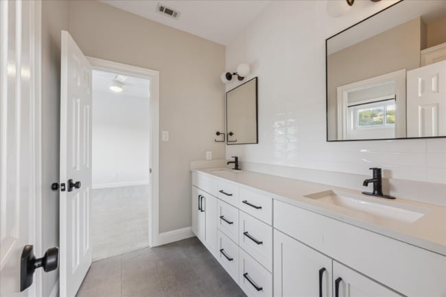 Building Photo - 5908 Down Valley Ct