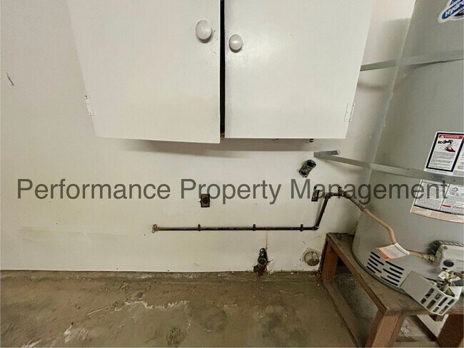 Building Photo - Dreamy 3 Bed/2 Bath Condo in SE Bakersfiel...