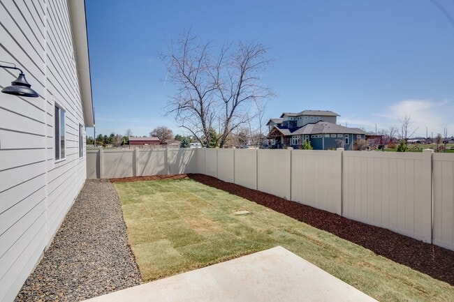 Building Photo - Beautiful 4 Bedroom Upscale Home
