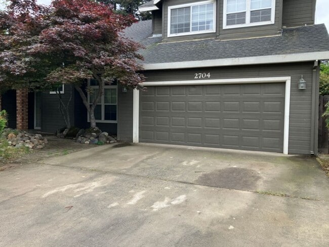 Building Photo - 2704 Snyder Ave