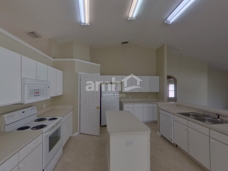 Building Photo - 5152 New Savannah Cir