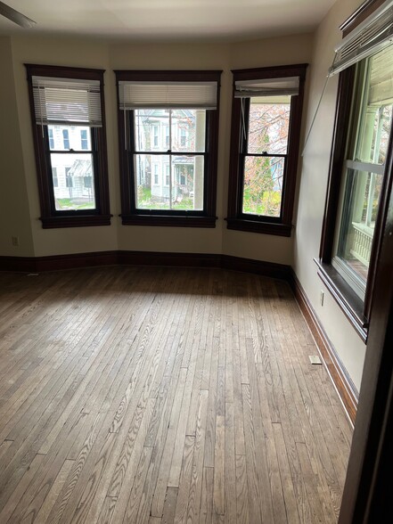 Building Photo - 1268 Market St