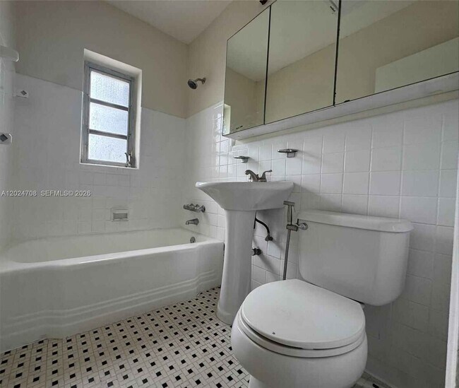 Building Photo - 1320 NW 87th St
