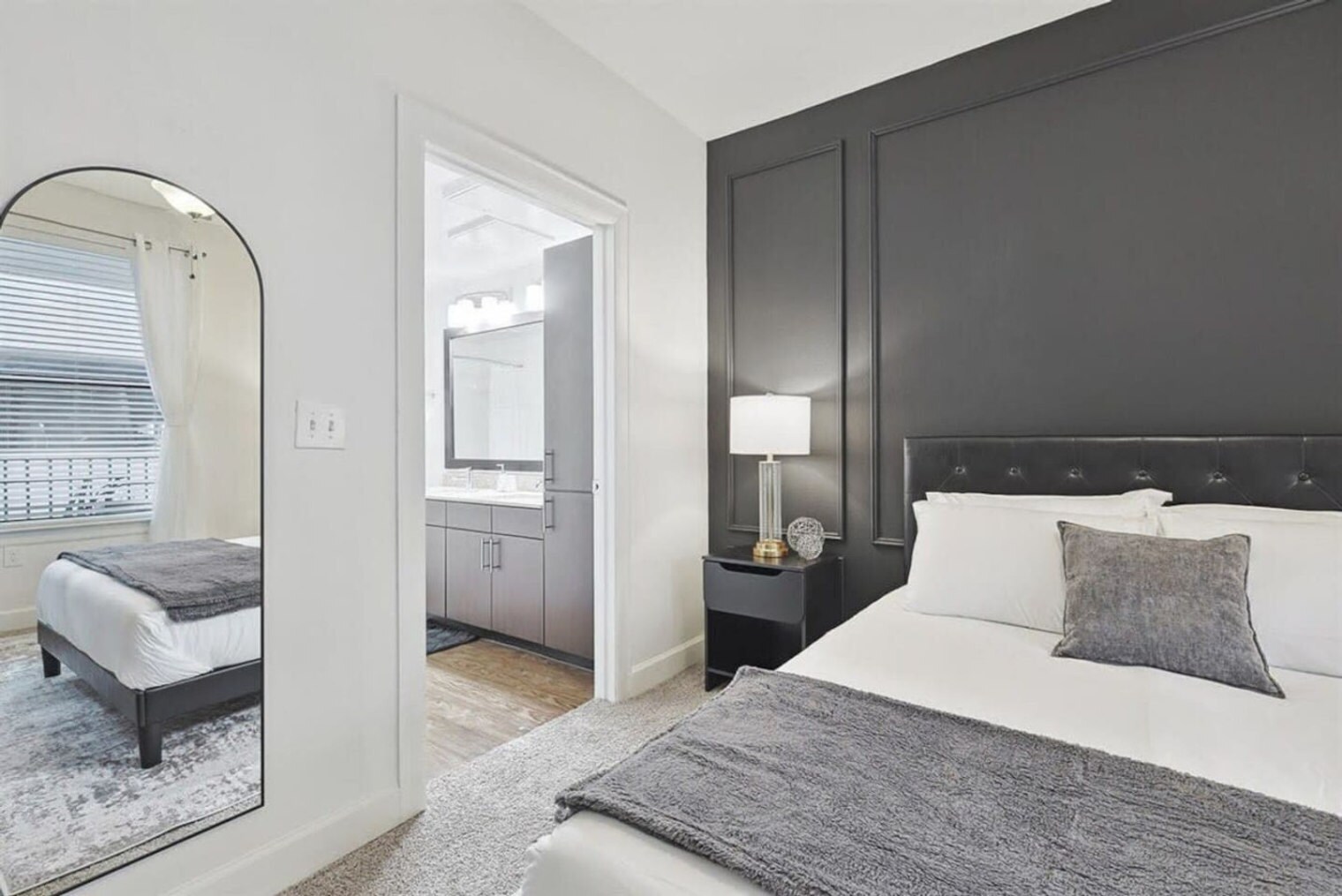 Building Photo - 5445 Town and Country Blvd