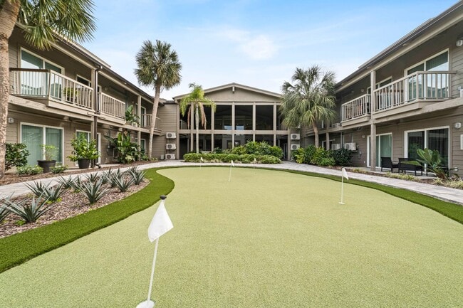 Building Photo - 8050 Baymeadows Cir W