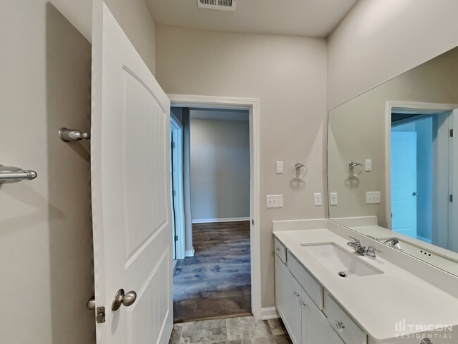 Building Photo - 4074 Beach Wy