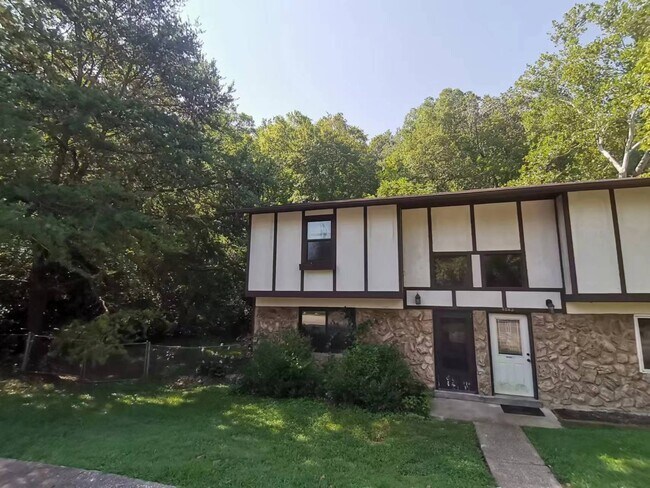Primary Photo - 4045 Country Club Dr
