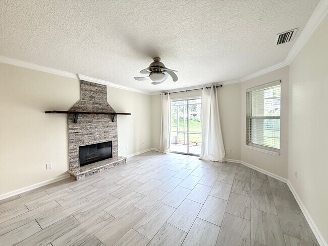 Building Photo - 500 Sandiron Cir