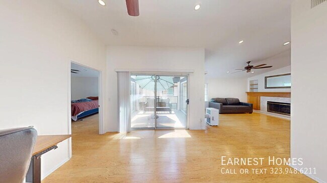 Building Photo - 5606 Las Virgenes Rd