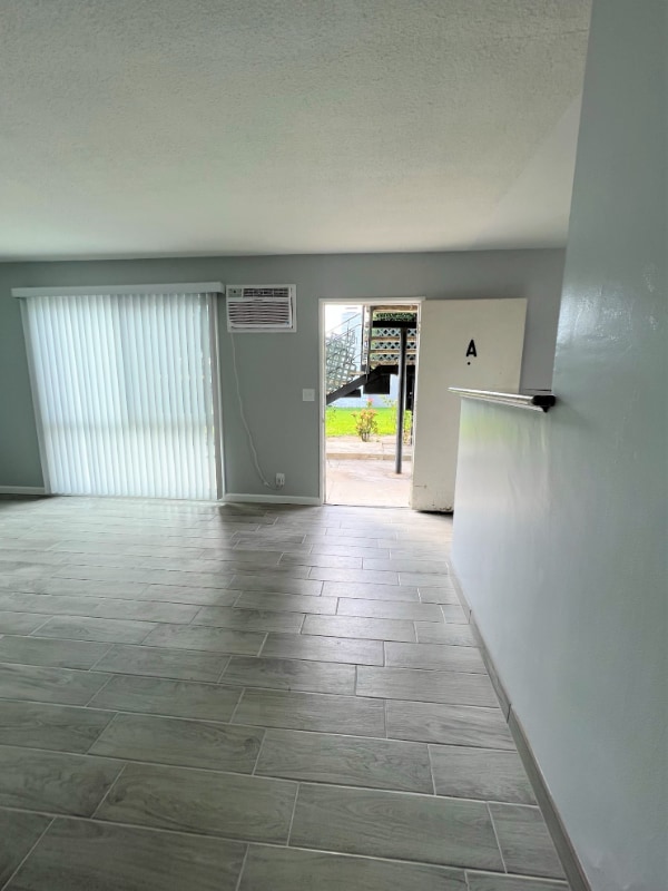 Building Photo - 201 N Montague Ave