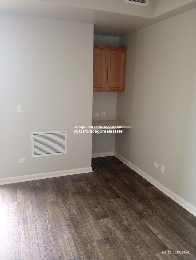 Building Photo - 2825 Easton St