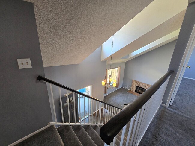 Building Photo - 39418 Southcliff Way