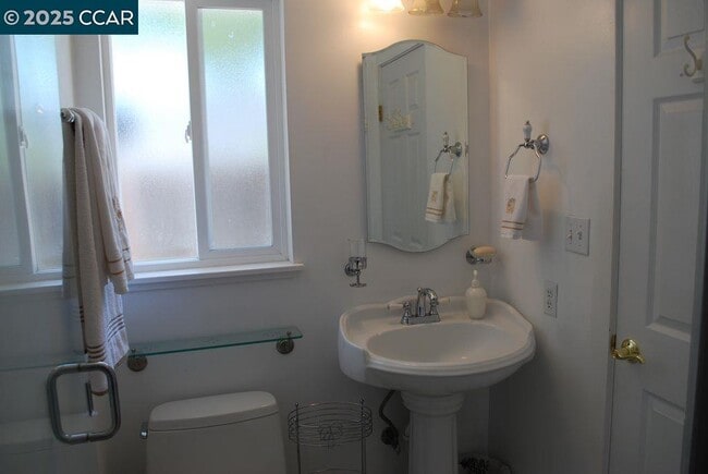 Building Photo - 2118 San Rafael Ave