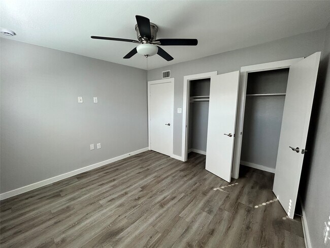 Building Photo - 2810 Beauchamp St