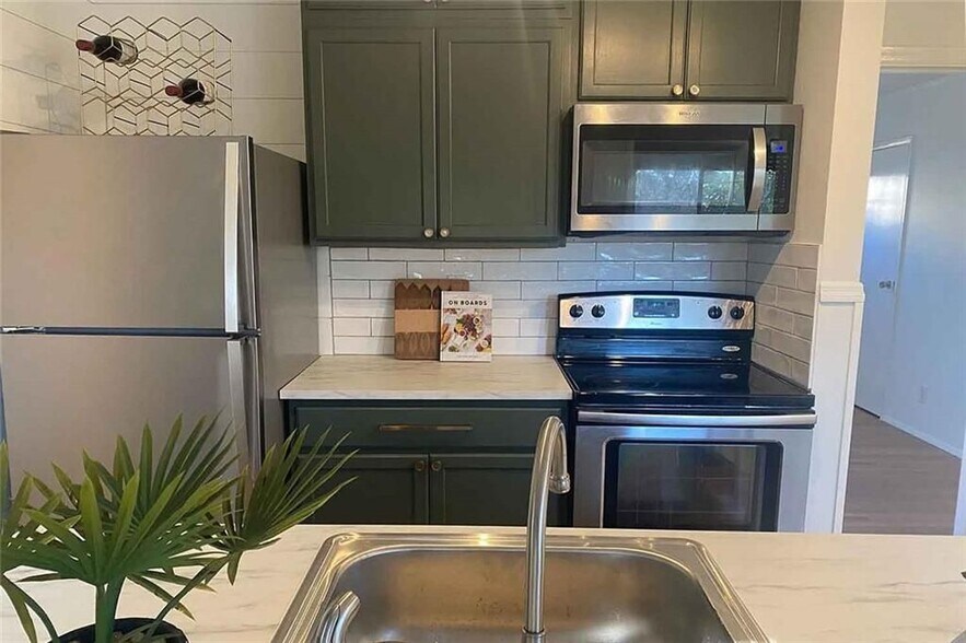 Building Photo - 216 Devore Rd