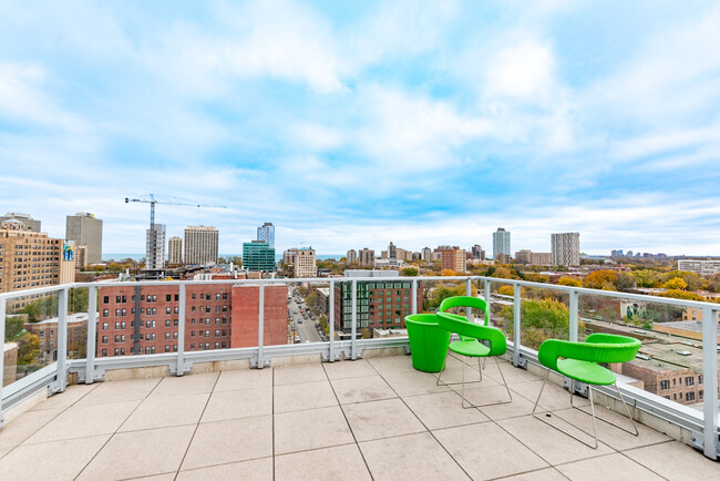 Building Photo - 1330 E 53rd St