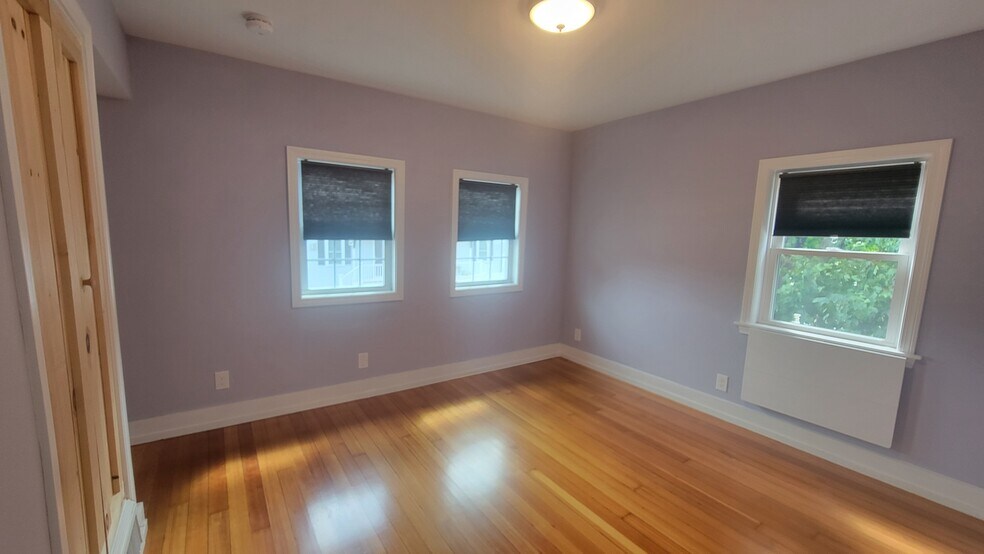 Building Photo - 54 Bolton St