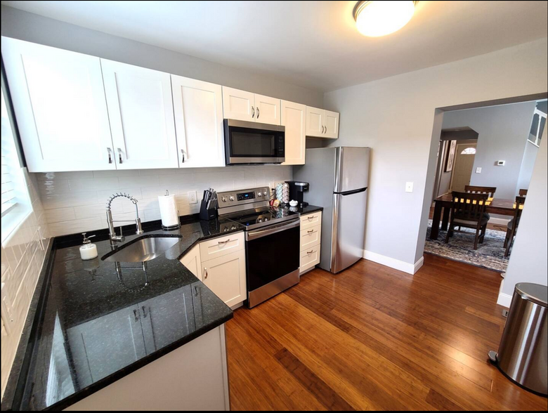 spacious kitchen with all cooking essentials - 947 McAllister Ave