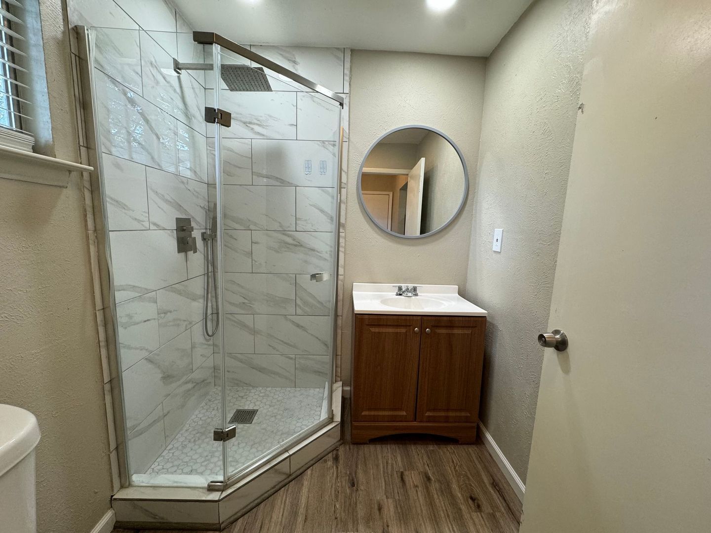 Building Photo - 2624 Woodlawn Dr