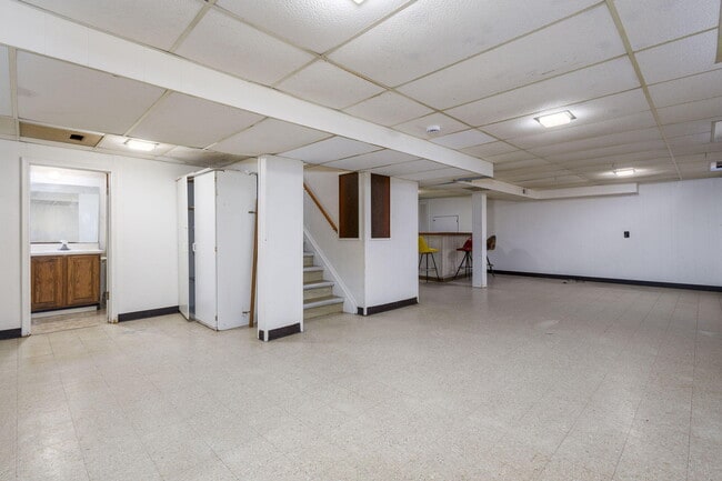 Building Photo - 8261 Gerald Ave