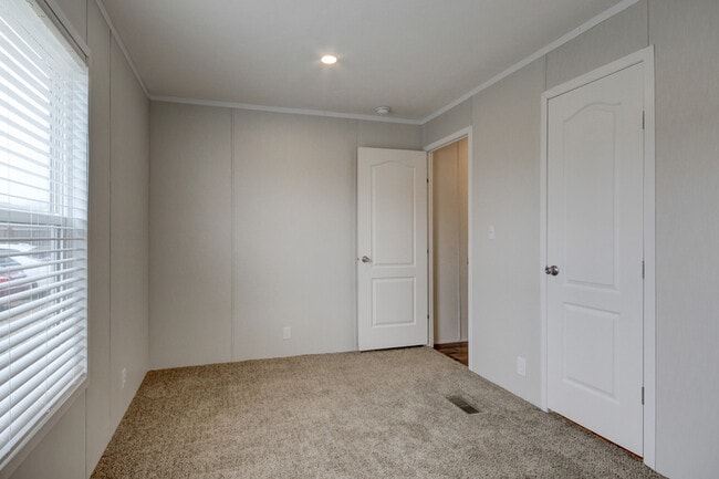 Building Photo - 295 Seays Rd