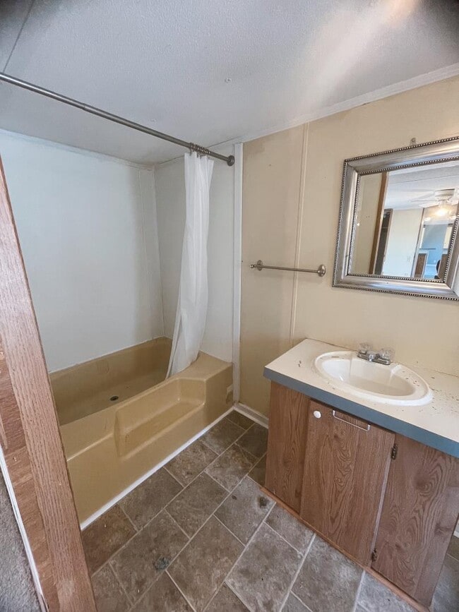 Building Photo - 1035 Haws Run Rd