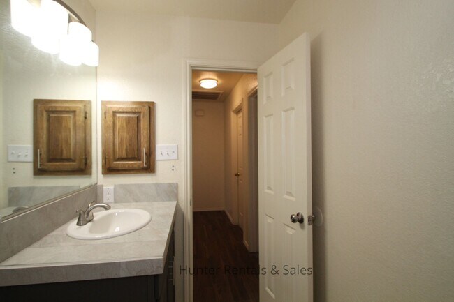 Building Photo - Brook Hollow Honey!