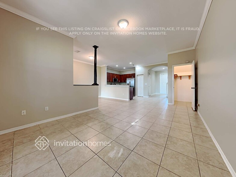 Building Photo - 305 River Bluff Ln