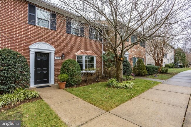 Building Photo - 2313 McGregor Ct
