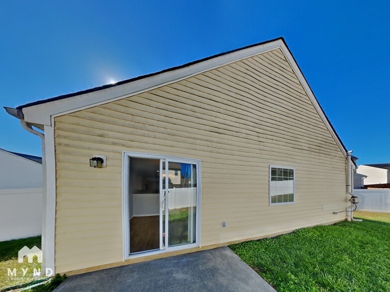 Building Photo - 3400 Fatima Ct