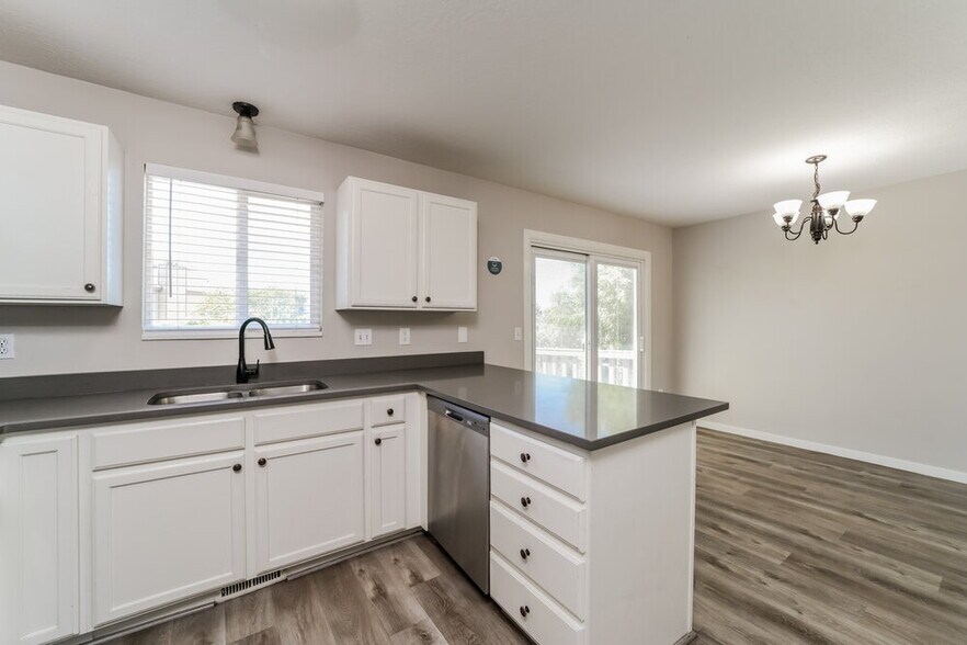 Building Photo - 2619 W 4650 S