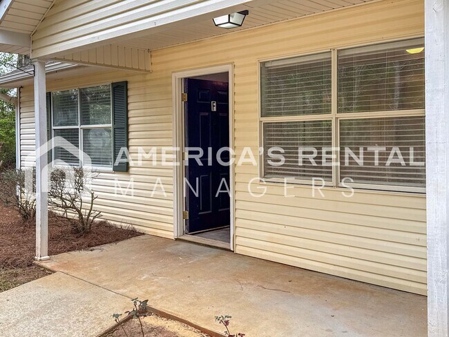 Building Photo - DEPOSIT PENDING! Lovely 2 Bed, 2 Bath Townhome for Rent in Montevallo, AL! COMING SOON!