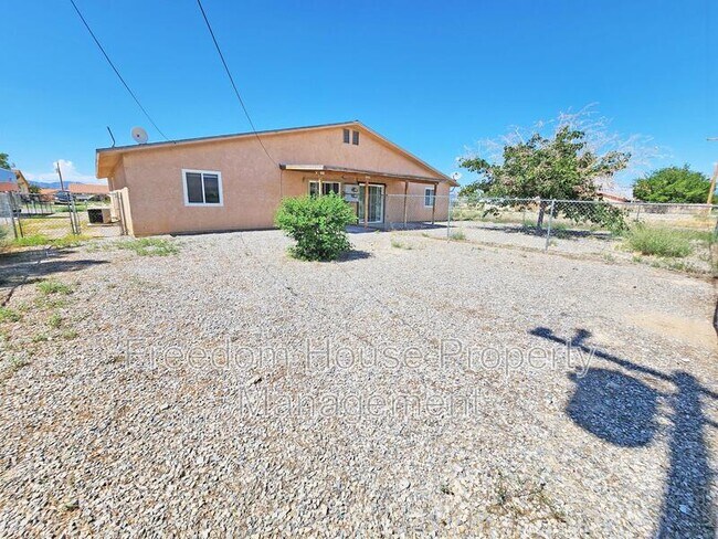 Building Photo - 1821 Pershing Ave