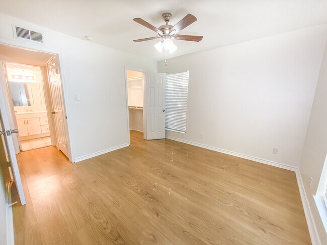 Building Photo - 2120 El Paseo St